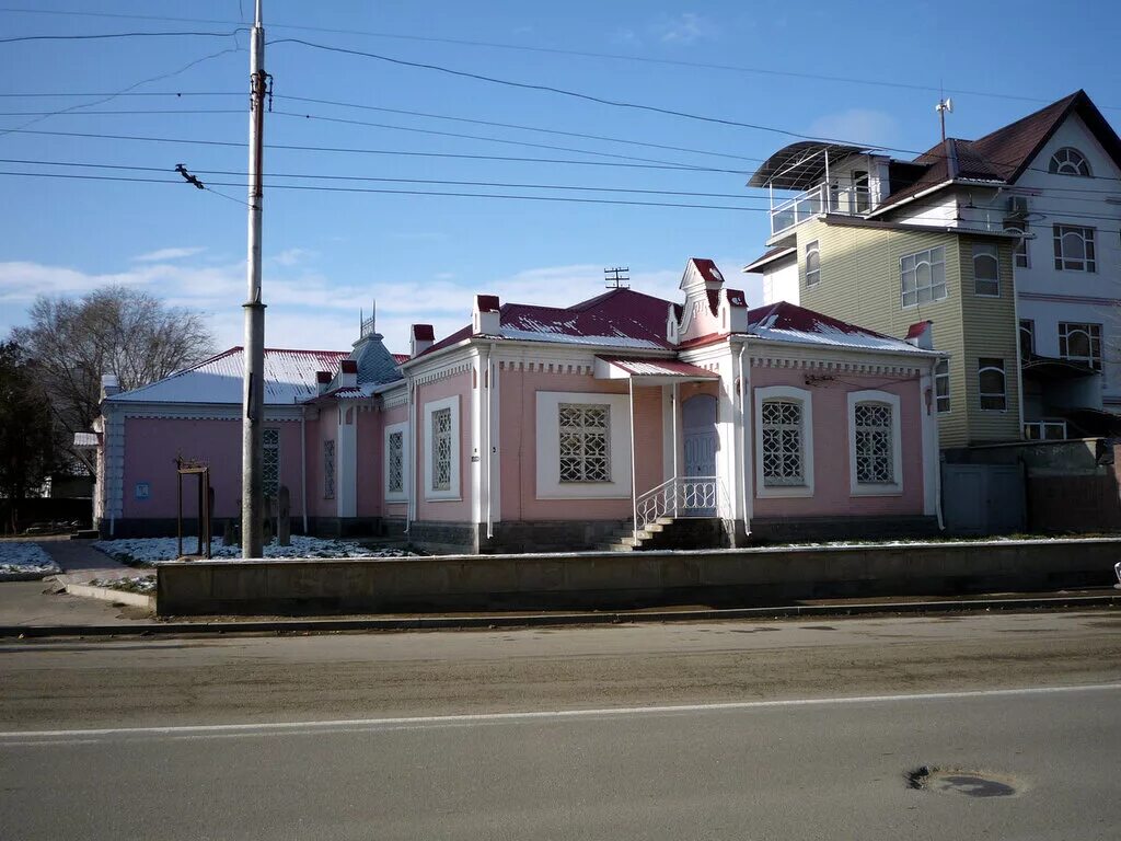 Музей черкесск. Краеведческий музей Черкесск. Карачаево-Черкесский музей-заповедник. Музей заповедник Черкесск. Краеведческий музей г. Черкесска.