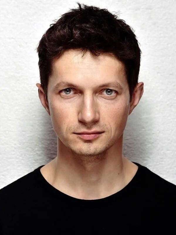 Брат фильм 1997 актёры сергей. Михаил трухин улицы разбитых фонарей 1. Балабол актёры. Актер сыгравший андрея в слово. Актер сыгравший андрея в слово.