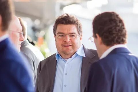 Открывающий директор