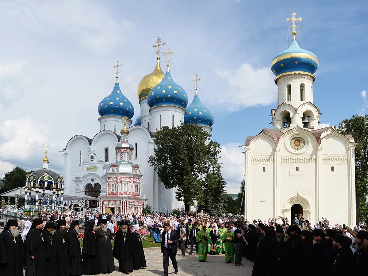 Видео свято троицкий. Сергиев Посад монастырь Сергия Радонежского.