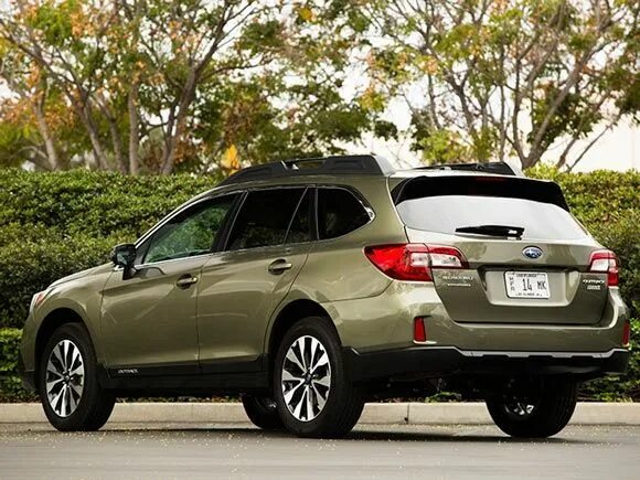 Subaru Outback Outlander. Субару Аутлендер 2021. Субару Аутлендер 2010. Митсубиси Аутлендер Субару Форестер 2011.