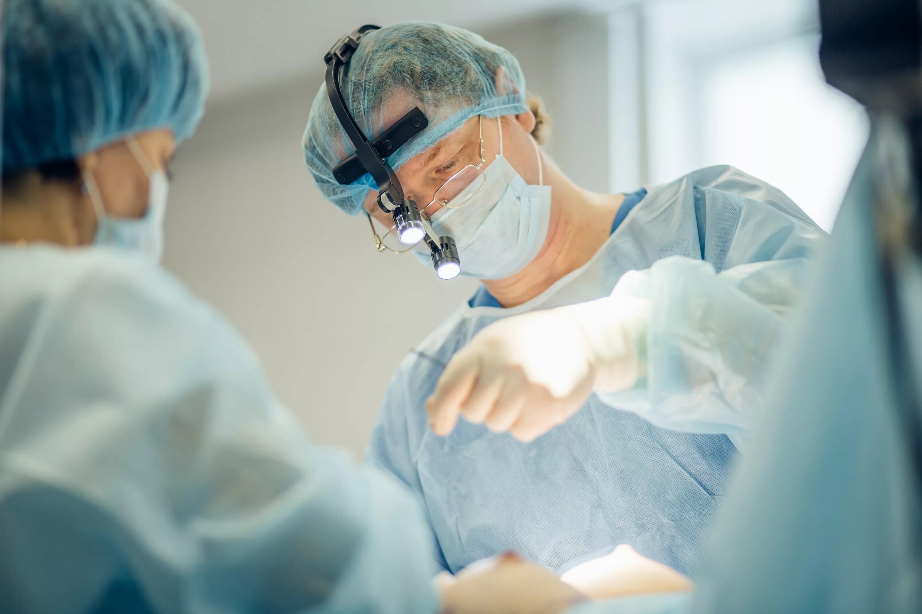 Surgery на русском. Хирургическое вмешательство. Хирургическое вмешательство. Surgery на русском. Хирургическая операция.
