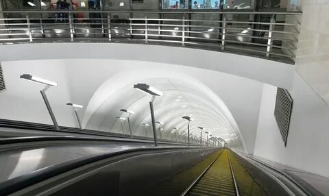 Три станции метро
