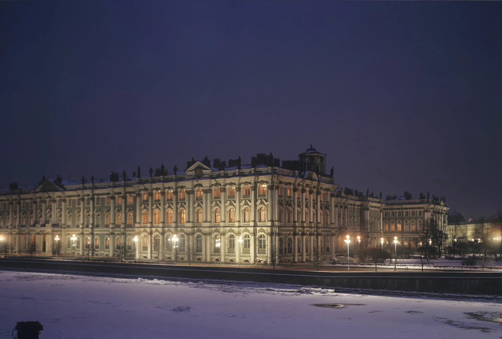 Автор проекта зимнего дворца в петербурге. Зимний дворец 1754-1762. зимний дворец в петербурге (1762 г.). зимний дворец 1754. зимний дворец екатерины 2.