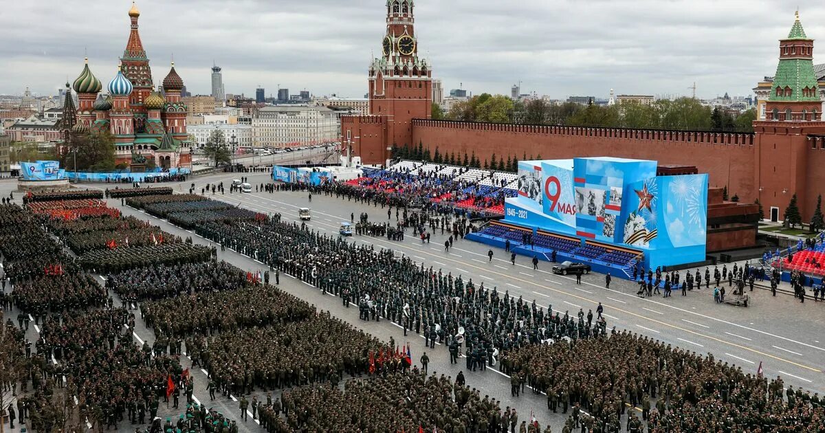 Где парад победы в москве. Парад Победы на красной площади в Москве. Красная площадь Москва парад. Парад 9 мая 2021 Москва мавзолей. Москва красная площадь парад посвященный Дню Победы.