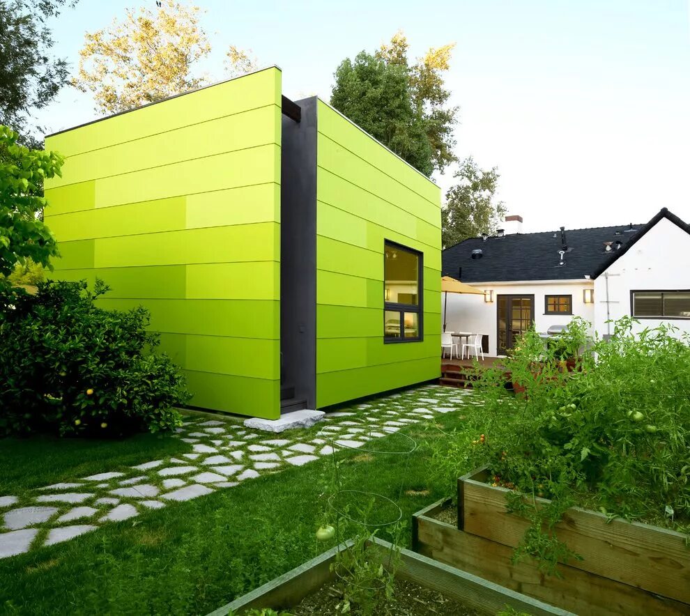 Яркие фасады. Современная отделка фасада. Зеленый дом. Дом с зеленым фасадом. Загородная 34