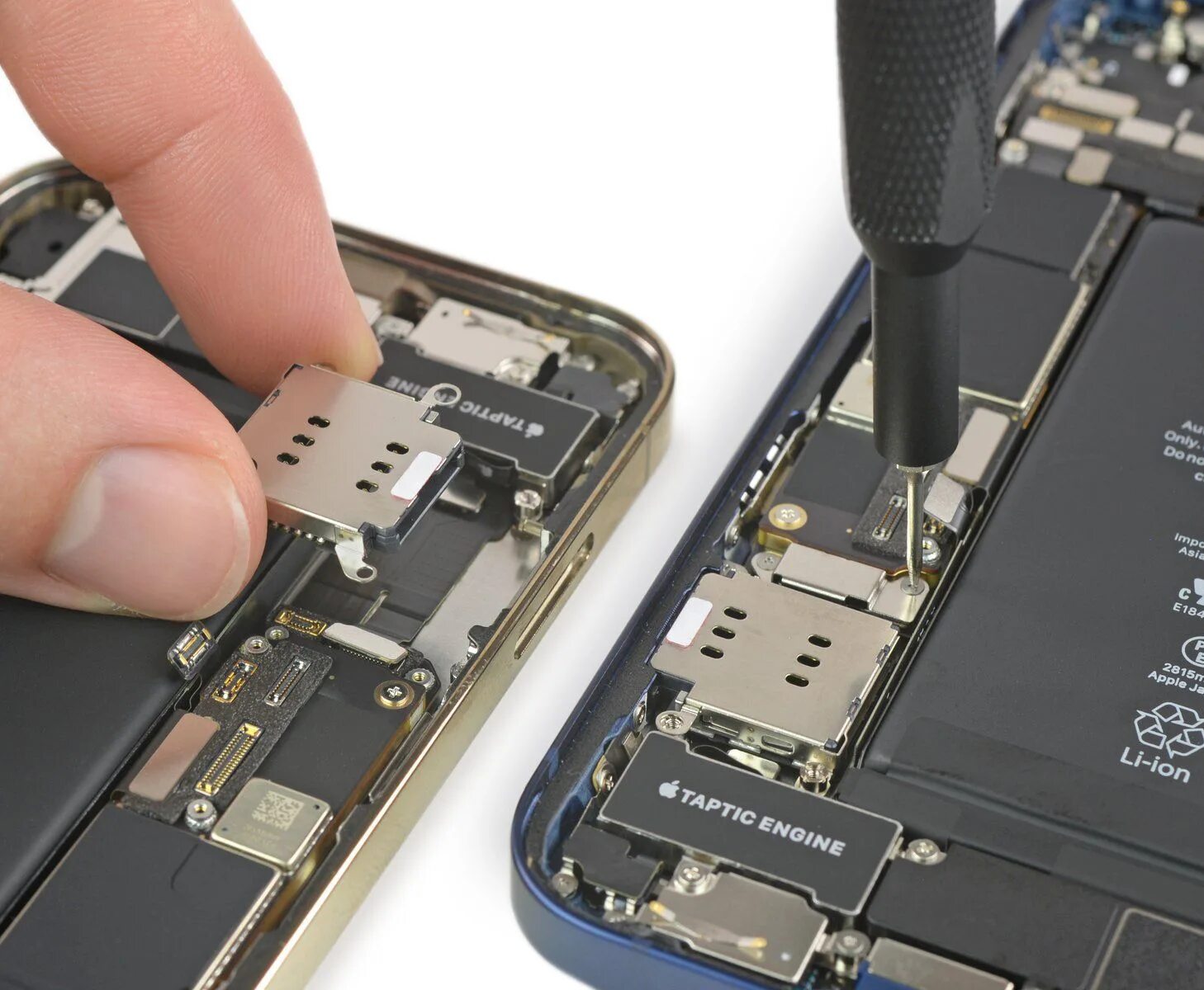 Замена камеры на айфон 12. Модуль NFC iphone 13 Pro Max. IFIXIT iphone 12 Pro. Внутренности iphone 12 Pro. Iphone 12 Pro камера.