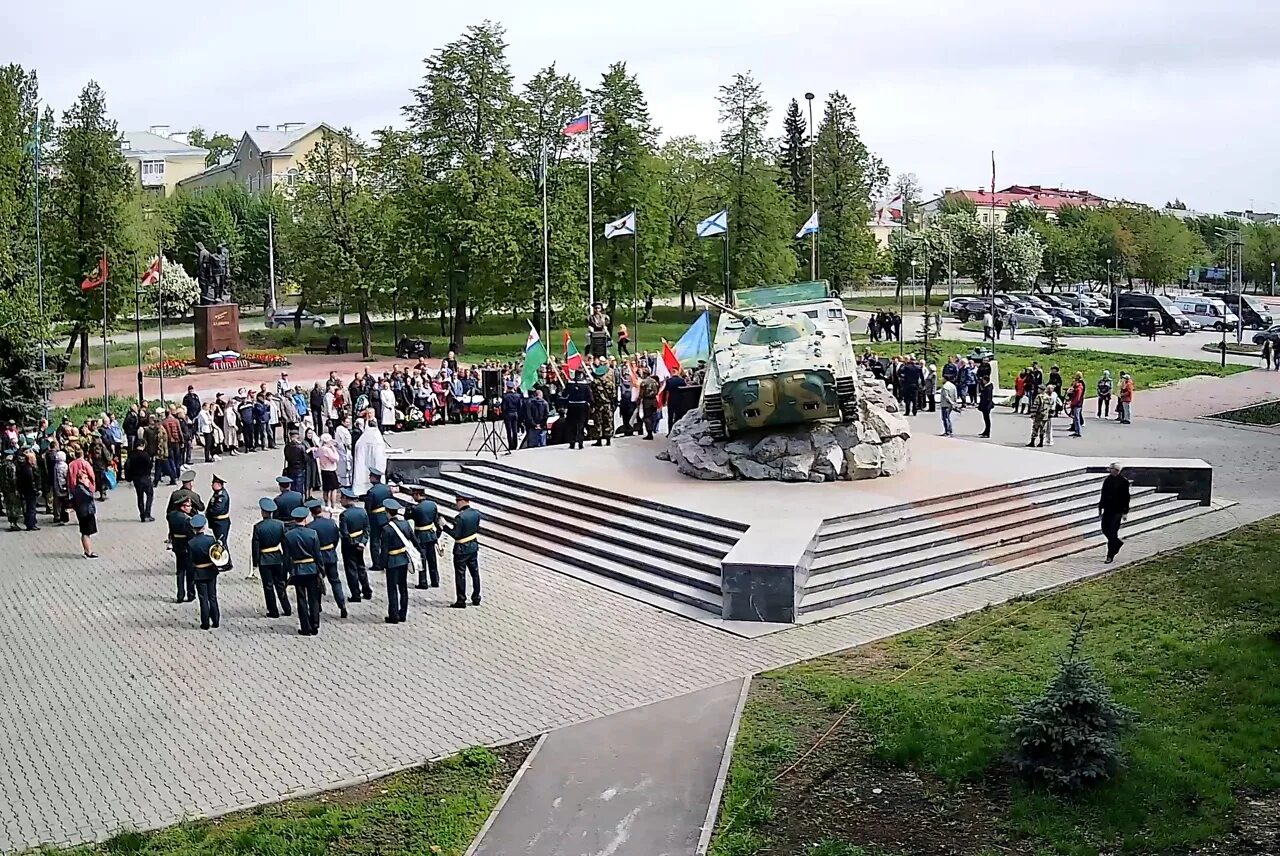 Прощание каменск уральский. Мемориал звезда Каменск-Уральский. Аллея погибшим в Каменске-Уральском.