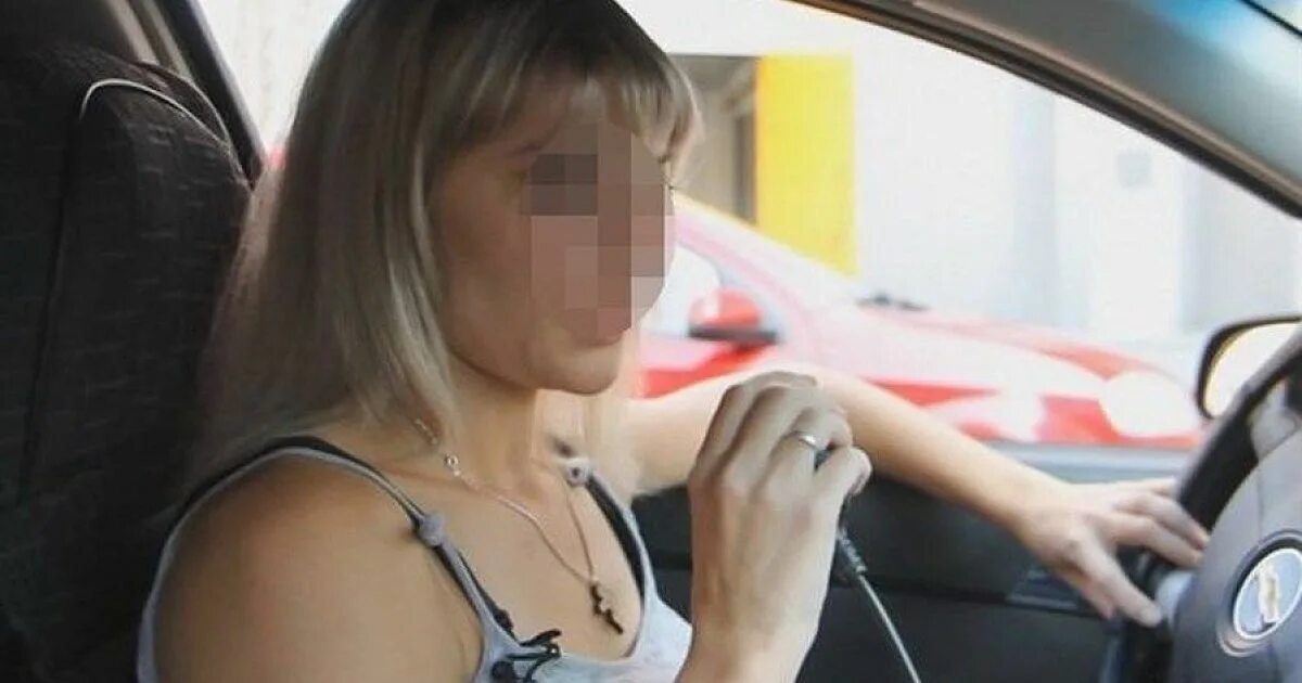 Женщина таксист. Женщина водитель такси. Девушки таксистки в Краснодаре. Таксистка 2019. Напал на девушку таксиста