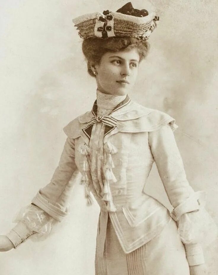 Dress for the races by J. Dukes Dresses for the races, Early 20th century fashio