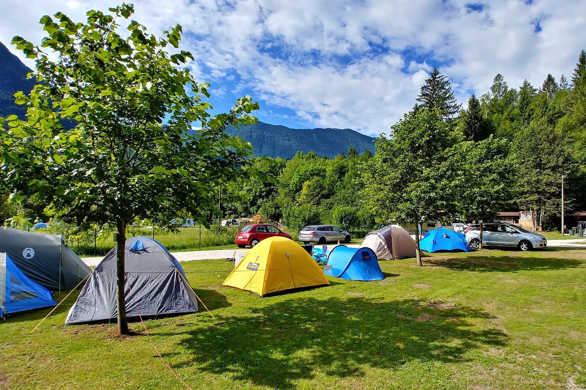 Camping with extend. Палаточный лагерь Camp 2050. Гуамка кемпинг. Кемпинг «ААК-теленгит». Таганай палаточный городок.