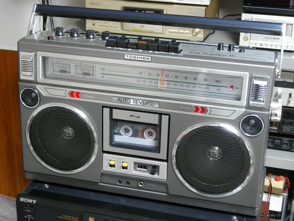 Toshiba sugar rt-sw9. Магнитола тошиба. Toshiba rt sf5. Магнитола toshiba bombeat sf25 мешок. Магнитофон "toshiba rt-8900".