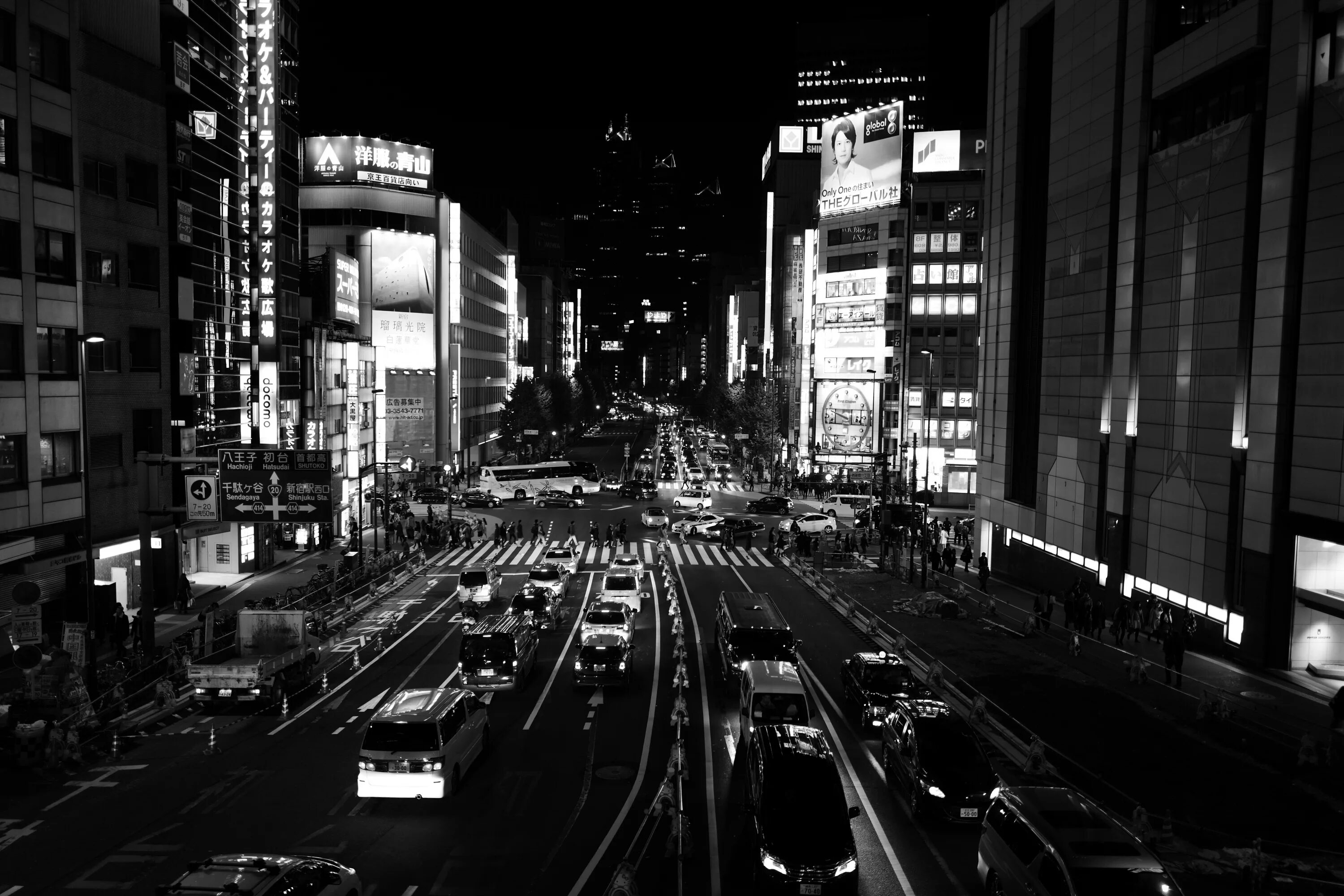 Играть в черно белый японский. Япония Мегаполис Токио. Нуар Япония. Япония чб. Черно белая Япония.