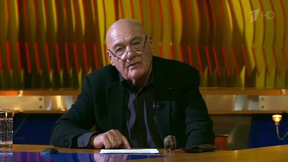 Почему познер. Познер. познер студия.