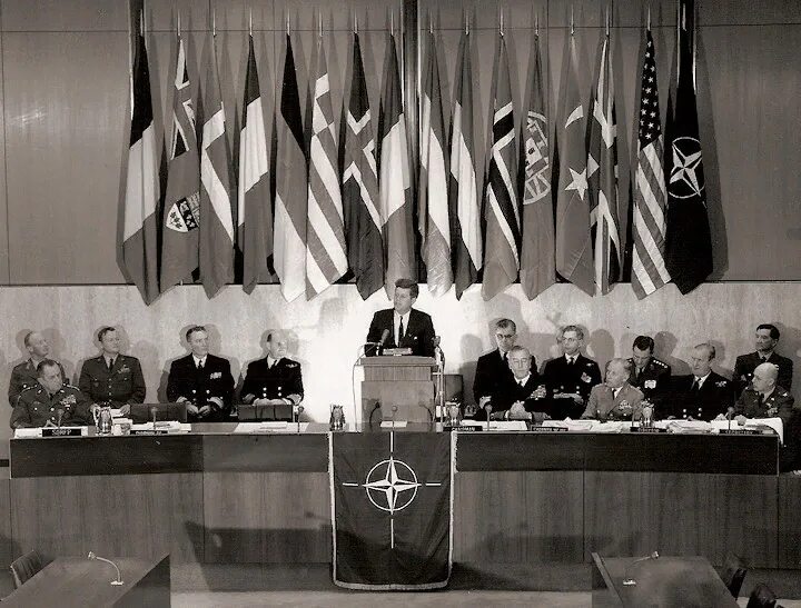 Организация созданная в 1949 году. Образование нато 1949. блок нато 1949. 4 апреля 1949 нато. первое заседание нато.