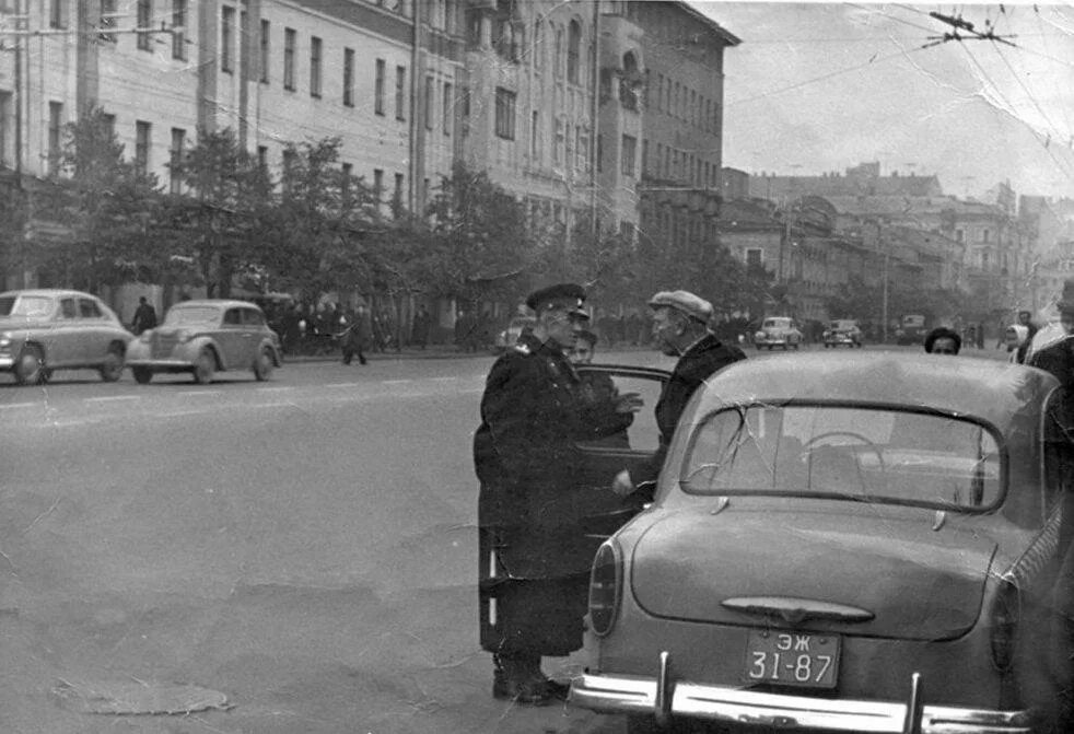 Москва 1946. Такси СССР Москвич 402. Москва 1946 год. Москва СССР 1946.