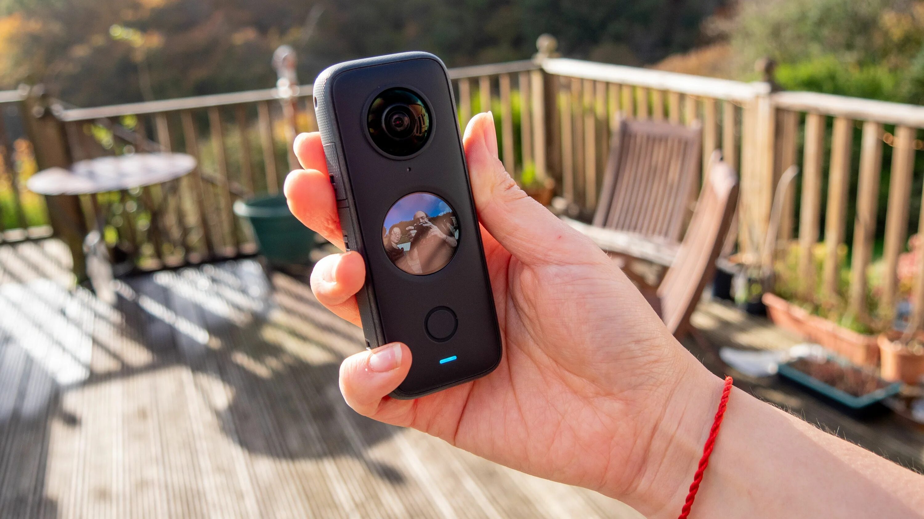 Insta360 vs. Камера insta 360 one x2. экшн-камера insta360 one x. экшн камера инста 360 one x2. инста 360 one x 2.