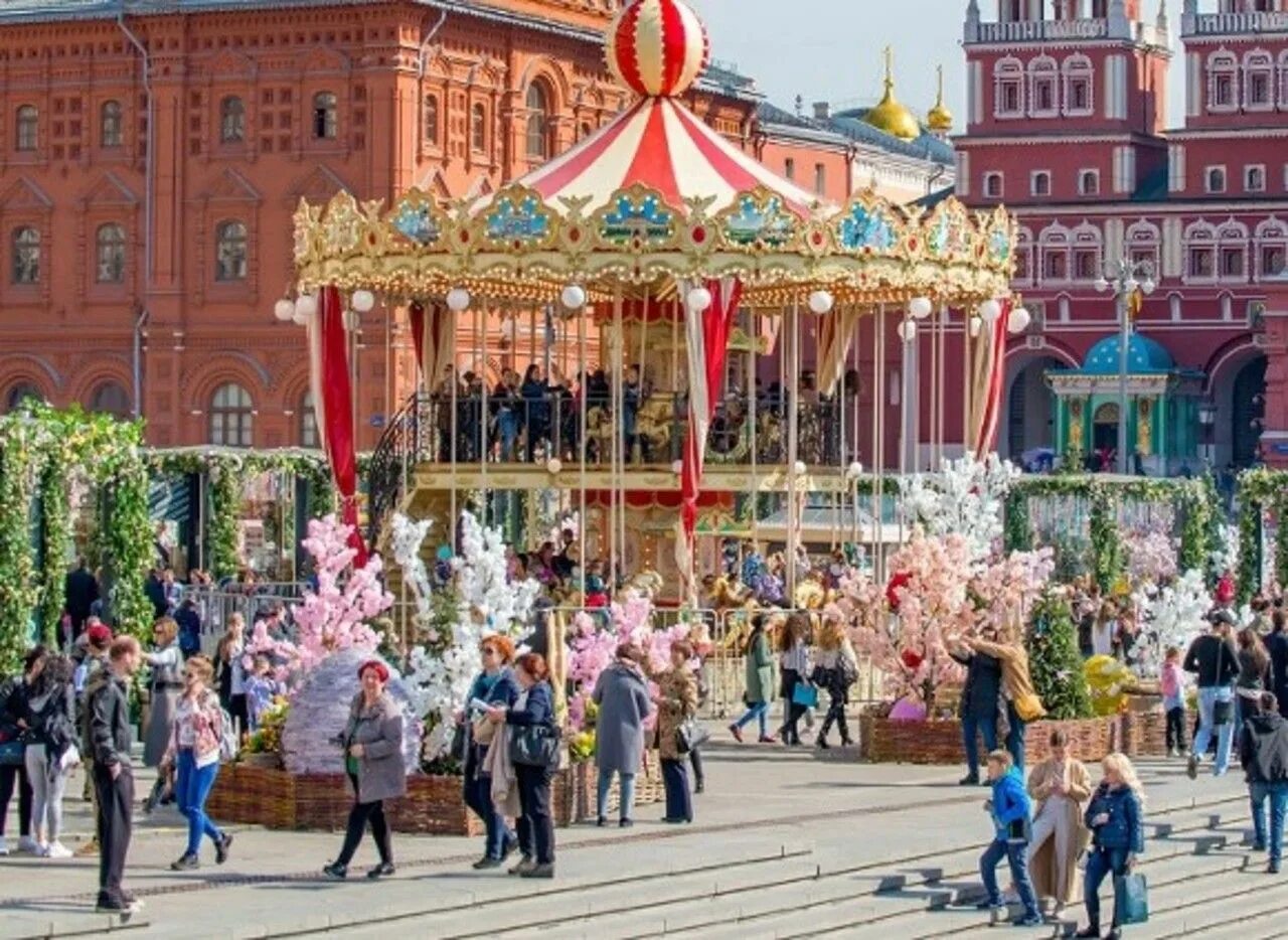 Москва праздник. Городской праздник. Москва в мае. Праздничная Москва. Какие гулянья в москве