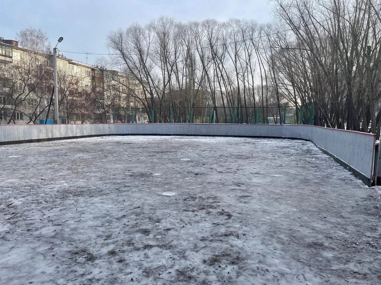 Хоккейная коробка шаркан. Хоккейная коробка. Хоккейная коробка бийск камера. Хоккейная коробка из стеклопластика. Хоккейная коробка бийск камера.