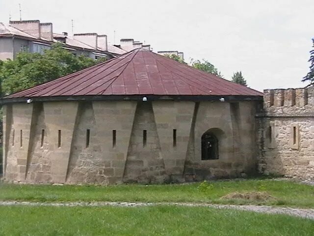 Музей крепость часы работы. Кисловодский музей крепость. кисловодская крепость кисловодск. историко-краеведческий музей «крепость». историко краеведческий музей крепость в кисловодске.