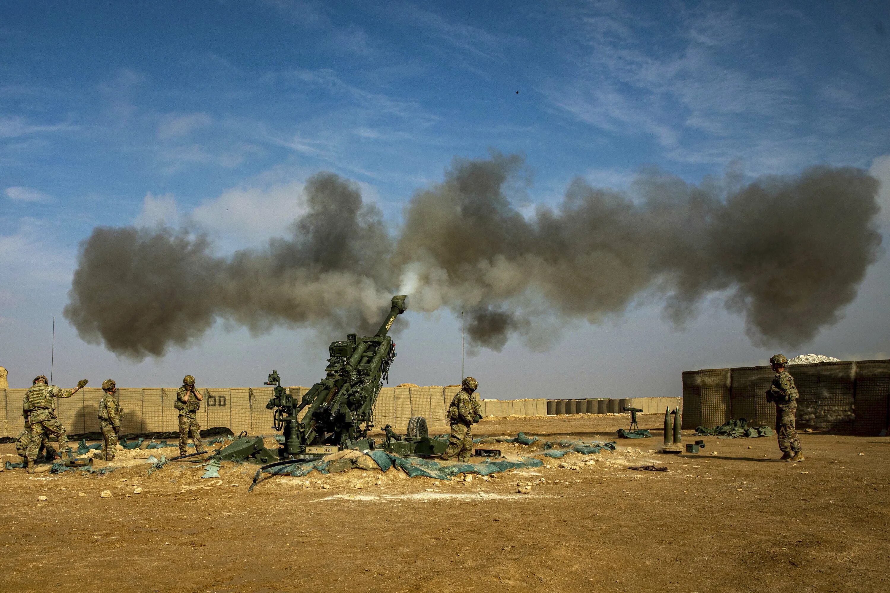 M777 Howitzer. Сирийские военные.