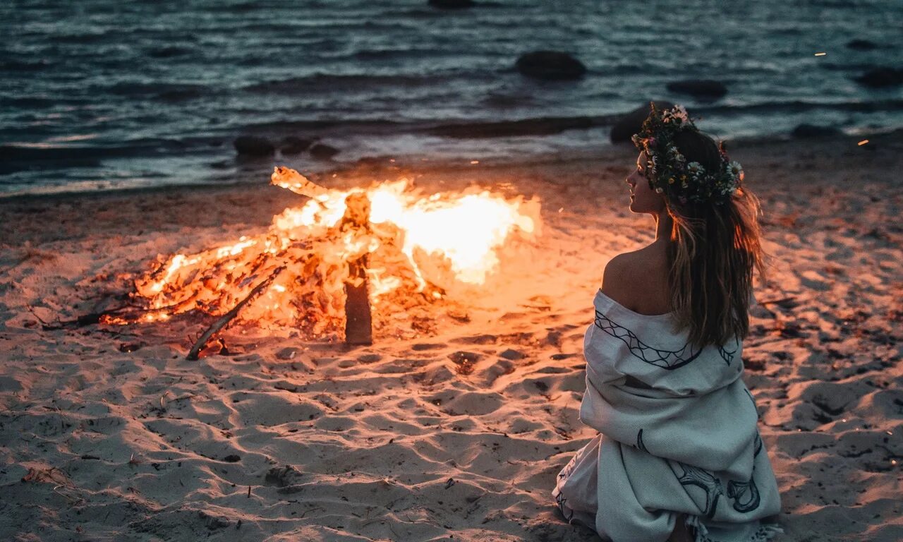 Матрос с гитарой. Пей моряк пей до дна текст. Вч 63976-3. Пей моряк под гитару. Военная под гитару.