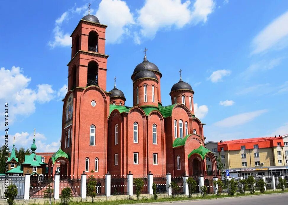 Церковь троицы живоначальной королев. Храм святой троицы в королеве. Церковь троицы живоначальной королев. Церковь святой троицы королев валентиновка. Храм святой троицы в королеве.