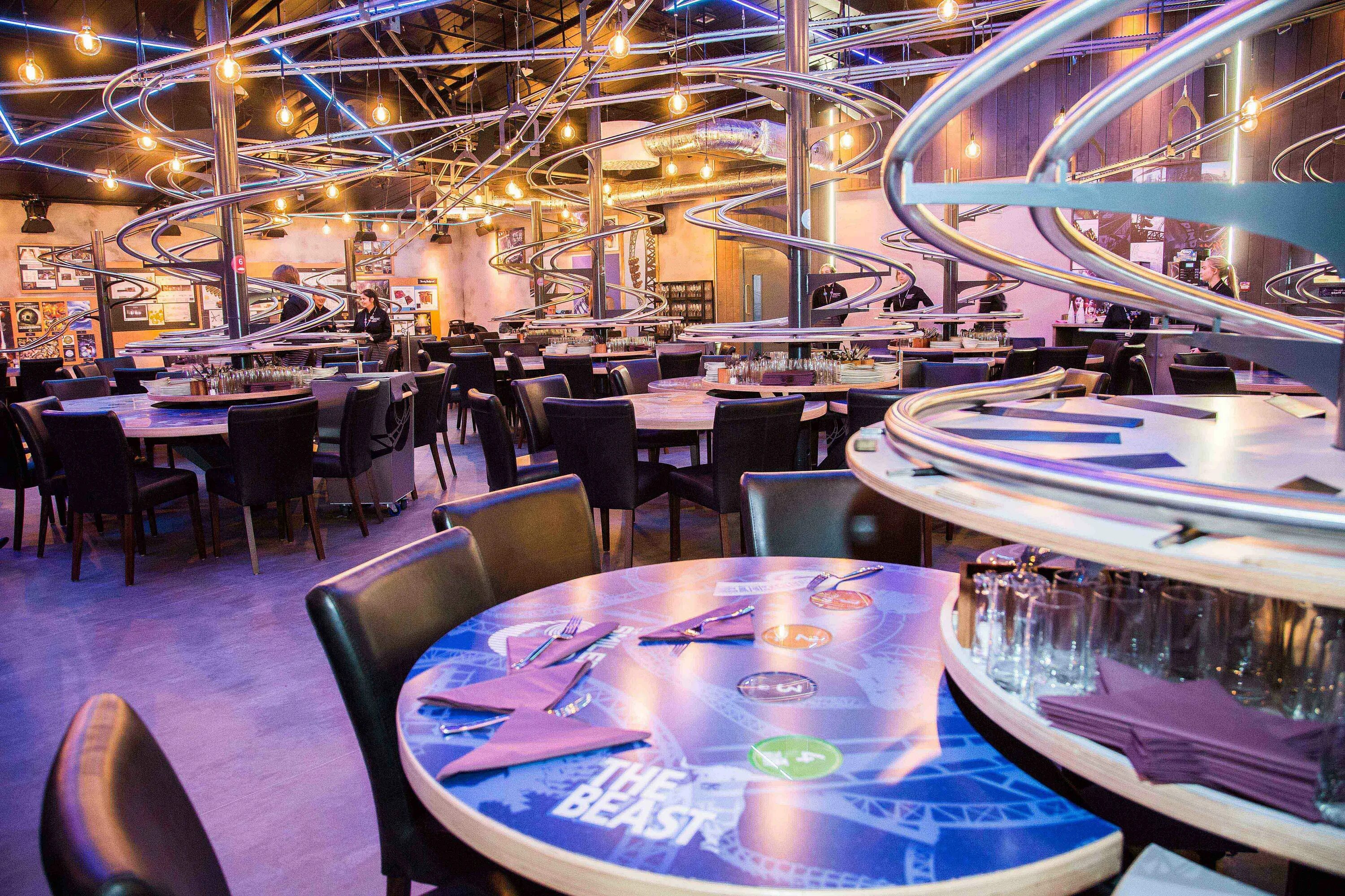 Роллер сочи. Rollercoaster ресторан сочи. американские горки (rollercoaster) ресторан. rollercoaster restaurant сочи парк. роллер костер ресторан в сочи.