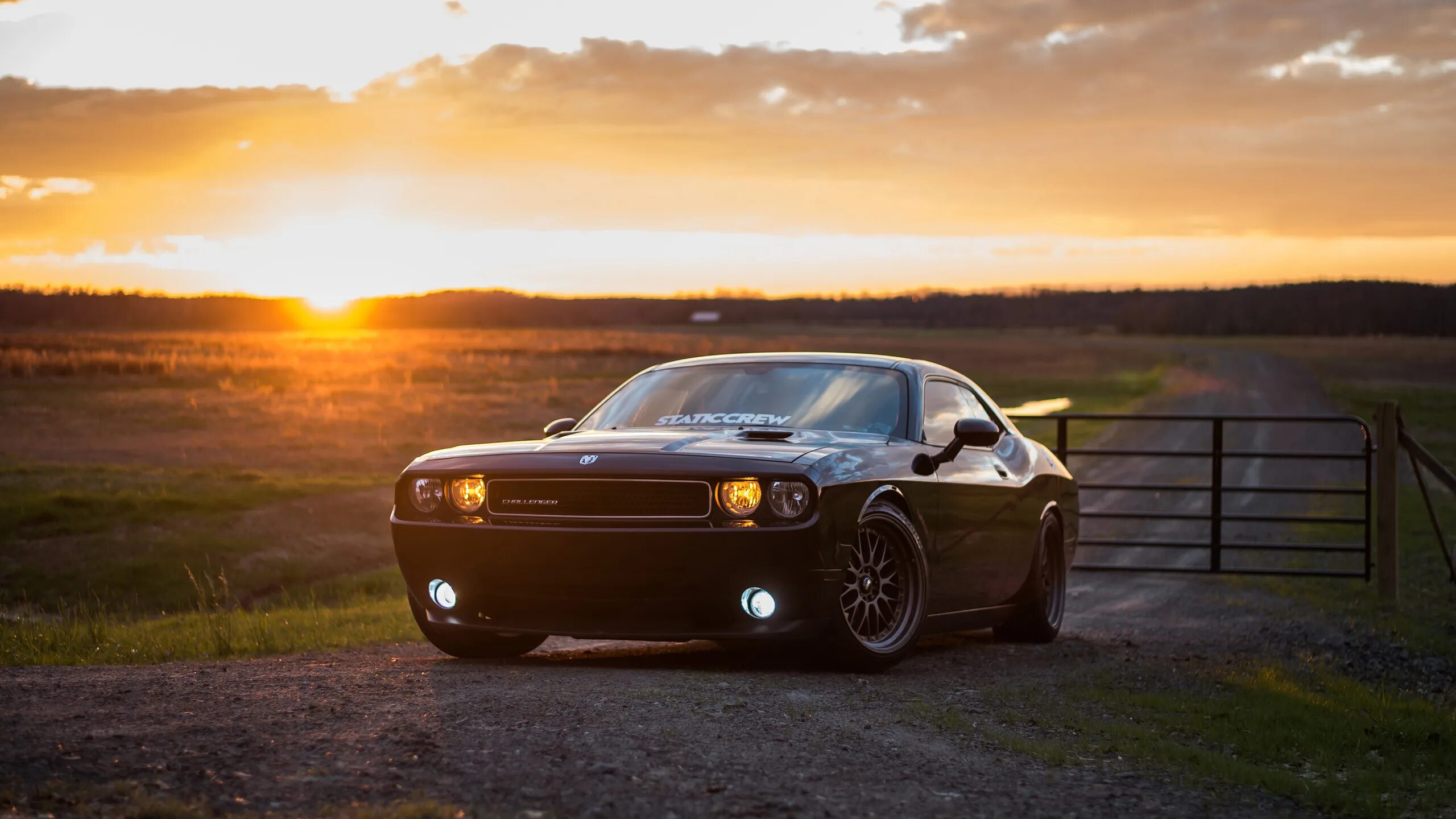 Обои додж челленджер. Додж Челленджер 4к. Додж Челленджер 73. Dodge Challenger 4k tyuning. Dodge Challenger 2.