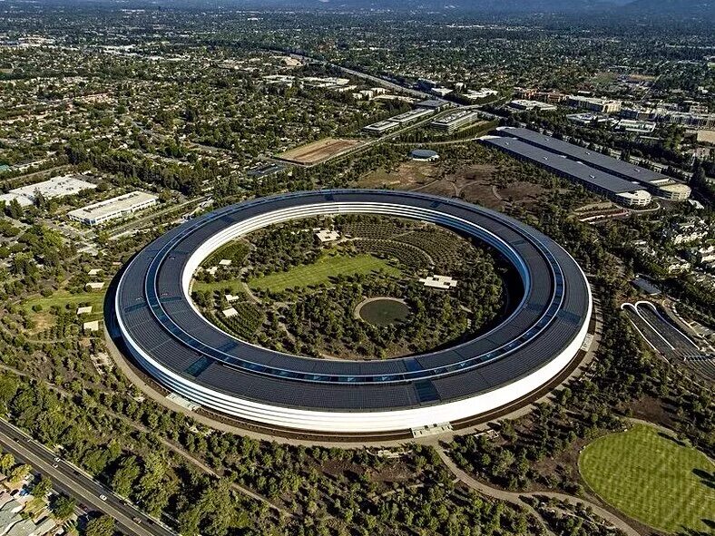 Classic fm штаб квартира. Купертино круглое здание. Кампус apple в купертино. Штаб квартира apple 2020. Штаб квартира apple в купертино.