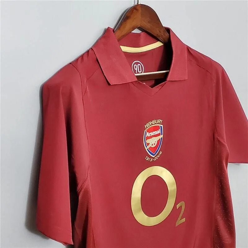 Форма арсенала купить. Arsenal Kit 2005-2006. Форма Арсенала 2006. Ретро футболка 2004-2005 Арсенал. Форма Арсенала 2005.