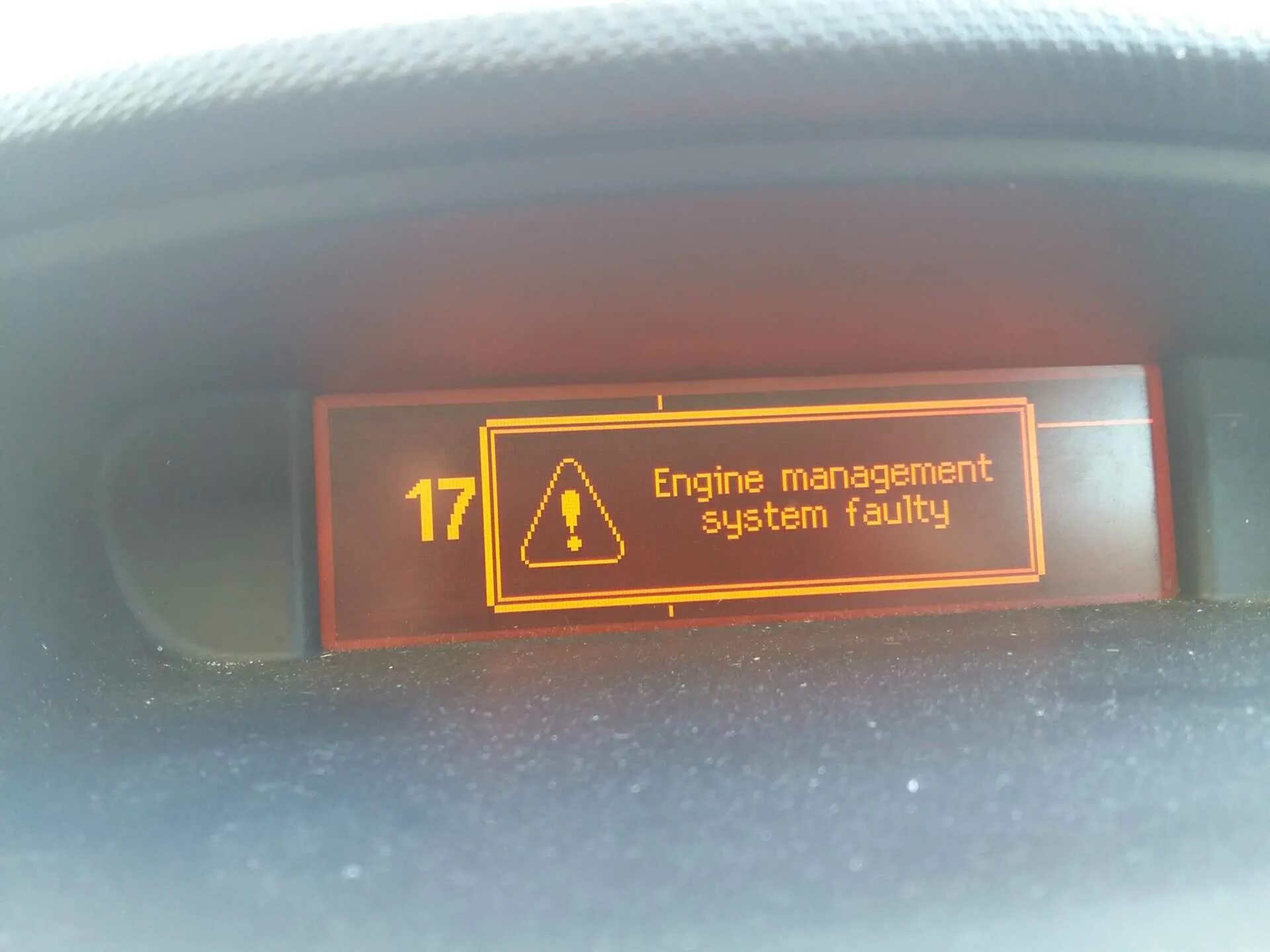 Датчик частоты вращения двигателя на audi q5. Пежо 308 ошибки на дисплее. Чек двигателя (check engine). Загорелся чек двигателя что делать. Antipollution fault пежо 308.