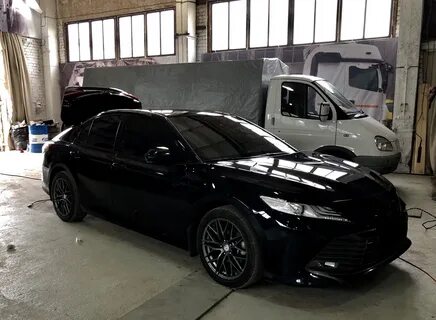 Черный кузов автомобиля
