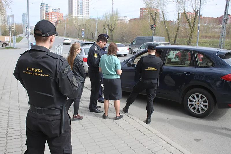 Приставы брокерский. Приставы брокерский. Судебный пристав дубинка. Приставы брокерский. Приставы брокерский.