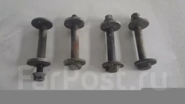 Болты для развала схождения. Регулировочные болты для сход развала toyota town ace noah. развальные болты с эксцентриком.