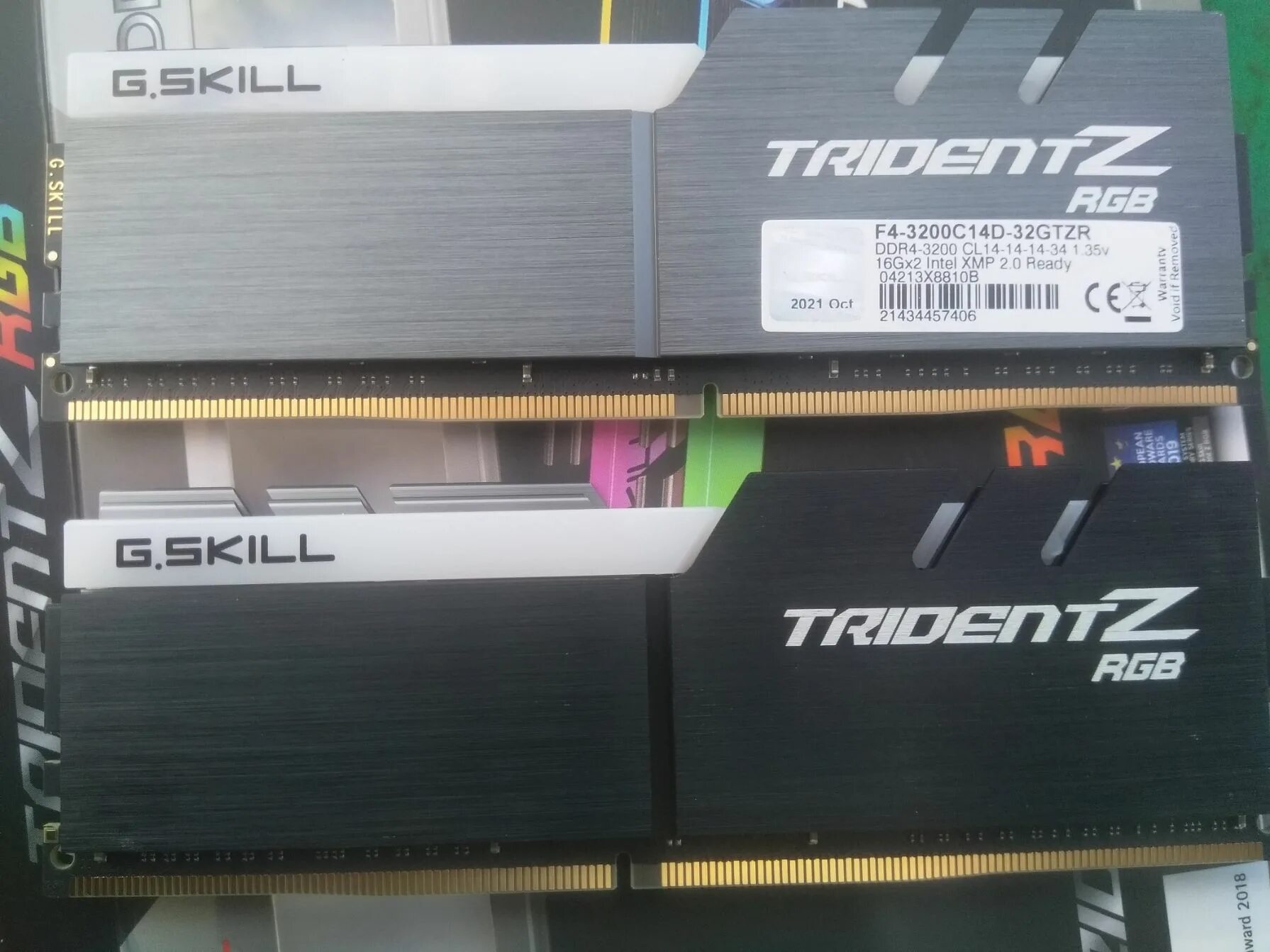 Оперативная память ddr4 g skill trident z. 16gb g.skill Trident z RGB 3200mhz. G skill Trident z 3200 cl14. Оперативная память g.skill Trident z [f4-3200c14d-32gtzsk] 32 ГБ. G.skill 32gb ddr4 3200mhz.