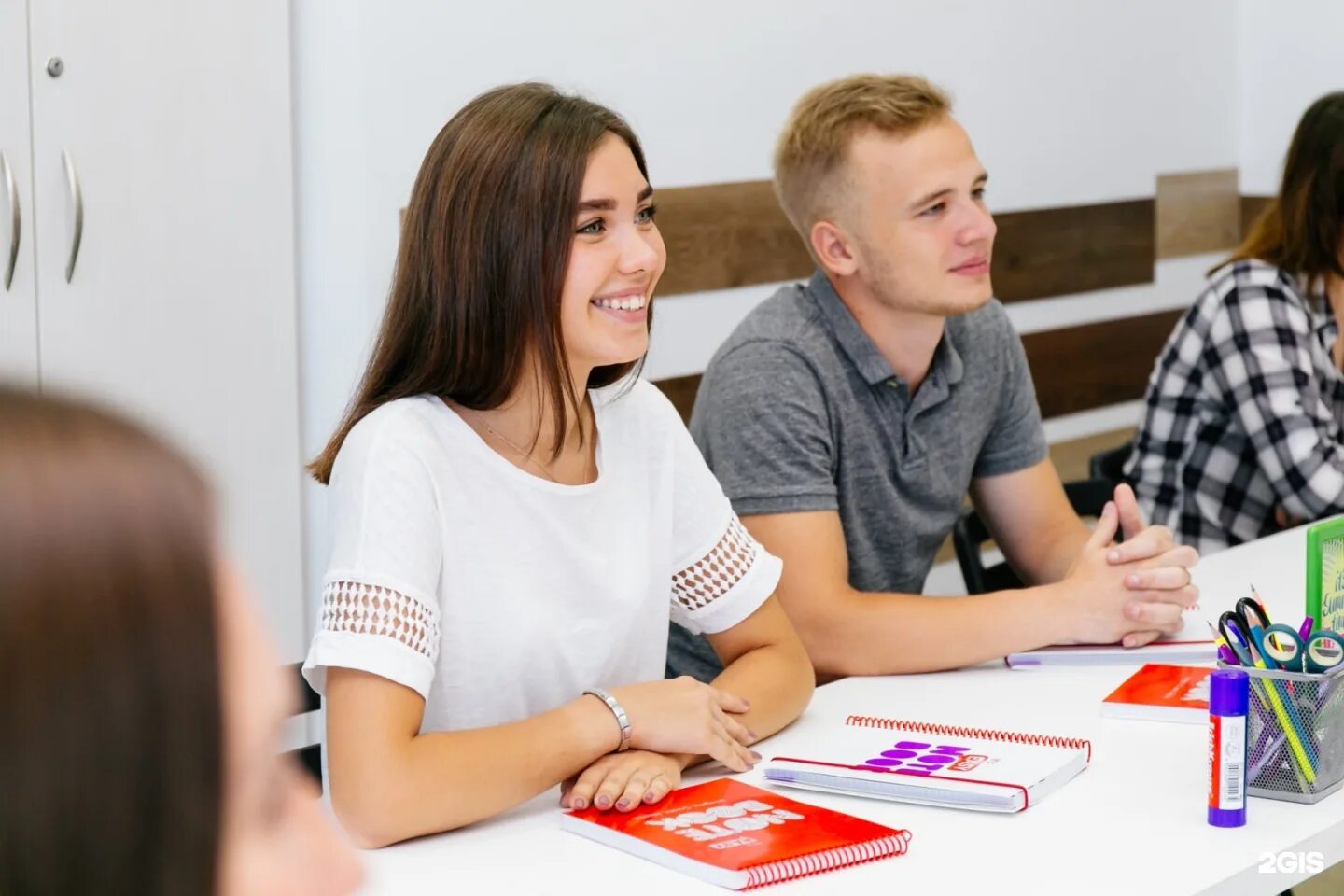 English school 1. Школа английского языка. Курсы английского. ШКАЛАF английского языка. Преподавание иностранного языка.