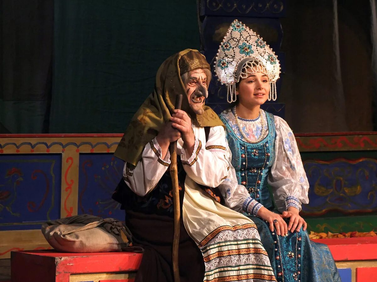 Сказка о царе салтане большой театр. Три ивана спектакль театр пушкина. Театральная постановка аленький цветочек. Постановка театральная 3 ивана. Пушкина спектакли.
