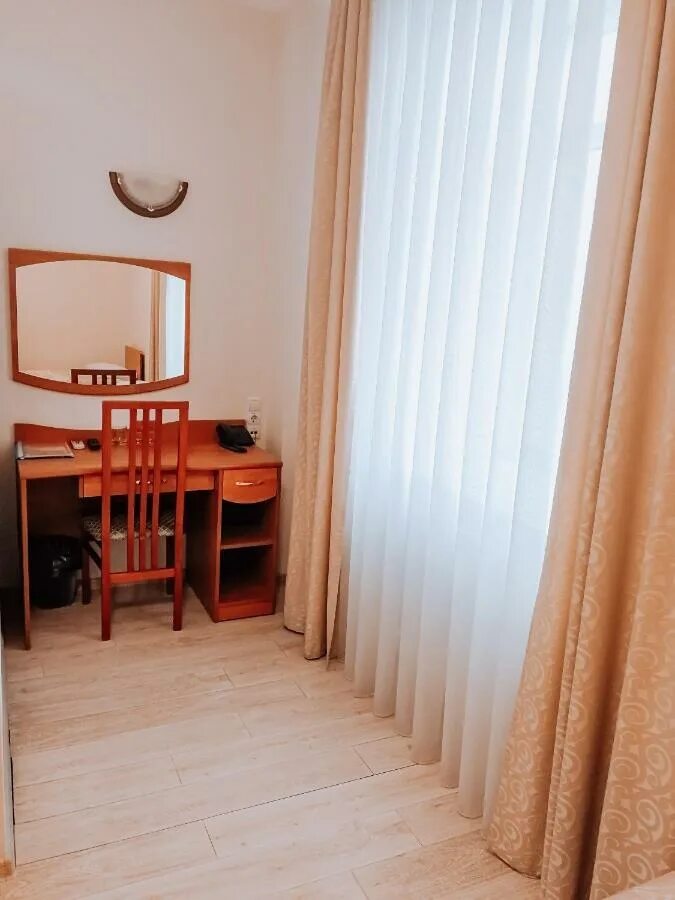 Гостиница славянка оскол. Гостиница славянка старый оскол. Славянка с. Гостиница славянка старый оскол ленина. Гостиница славянка ванная старый оскол.