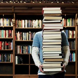 В библиотеке читателю предложили на выбор