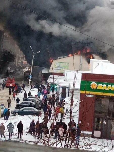 Пожар Искитим рынке. Искитим пожар на Центральном рынке. Горит рынок. Сгоревший рынок. Погода искитим сейчас