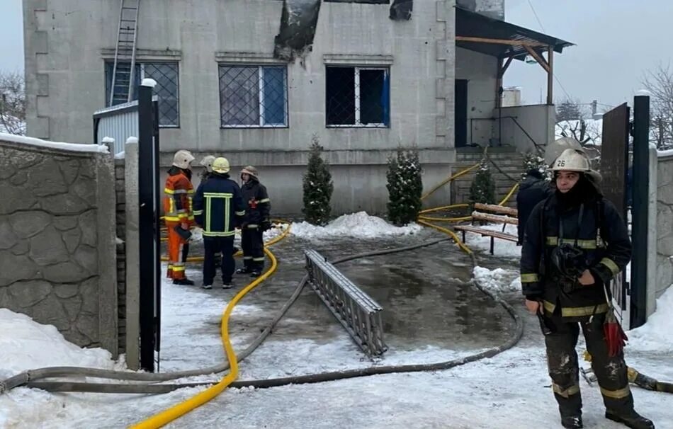 Пожар в офисе. Пожар в доме престарелых. Дом престарелых под краснодаром пожар. Пожар в харькове. Пожар в харькове.