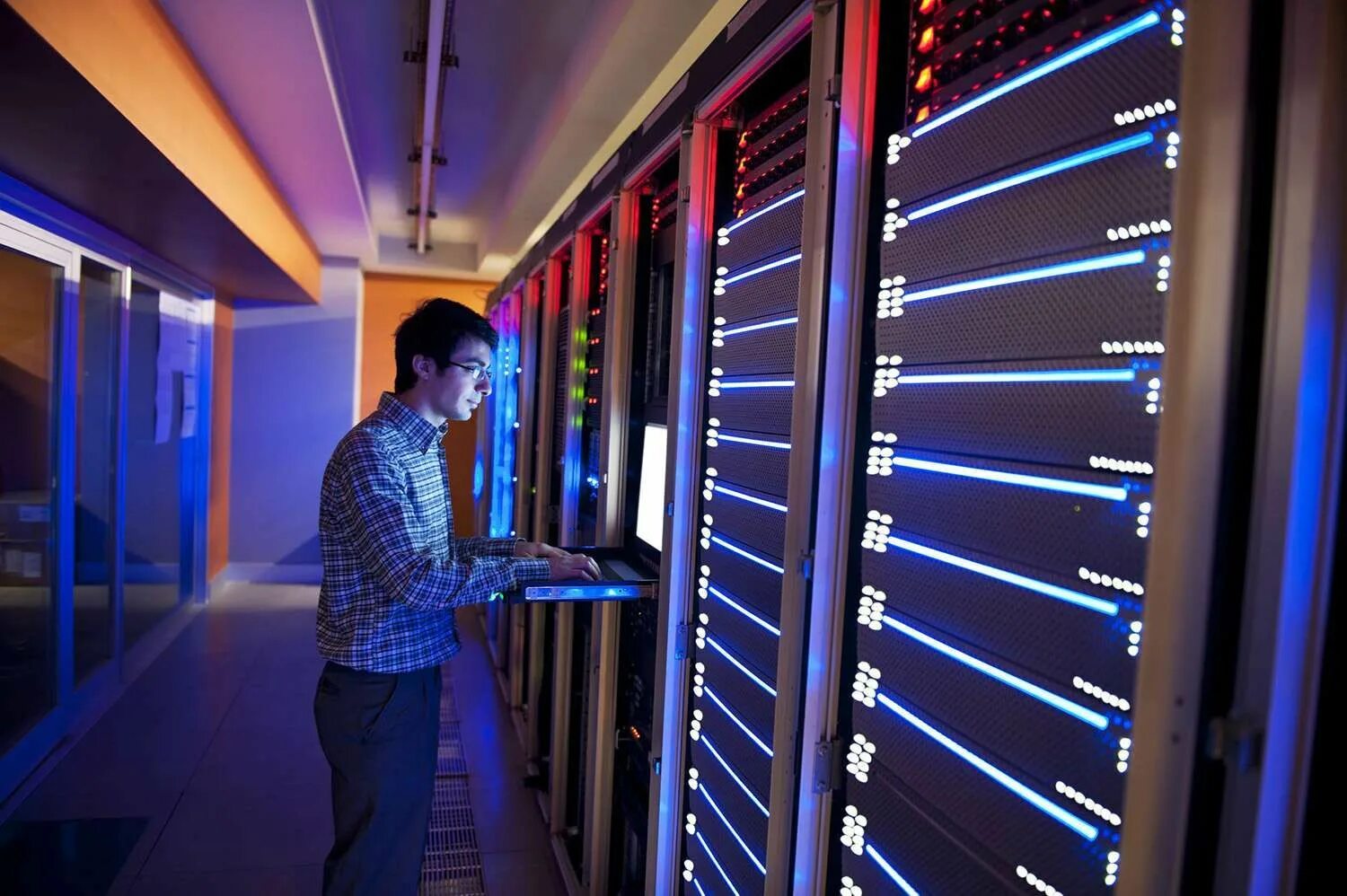 Internet server provider. Internet server provider