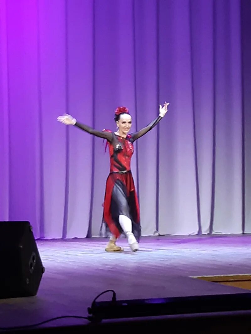 Солисты вокалисты ивановской филармонии. Краснодарская филармония солисты. Симфоническое кино. Александр видеман новосибирская филармония. Виталий осипов красноярск.