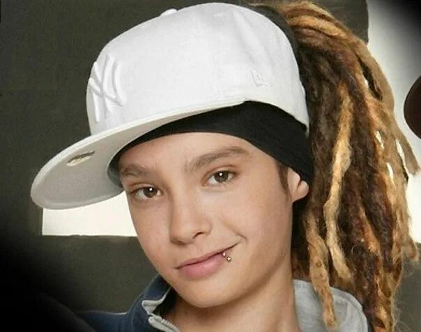 Том каулитц руки. Tom kaulitz. том каулитц 2007. том каулитц без дредов. том каулитц 2003.