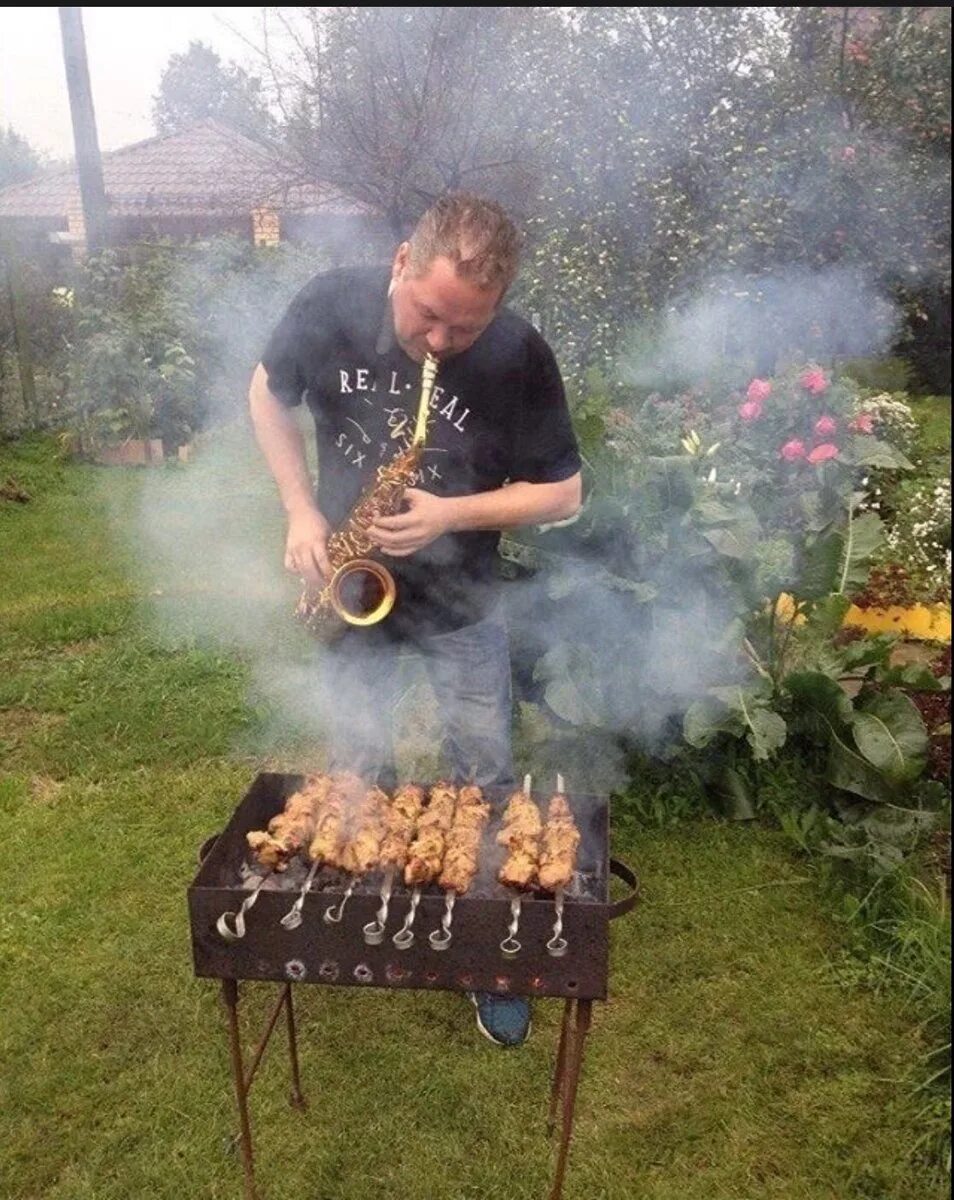 Дарите шашлыки. Шашлыки на природе. барбекю на природе. шашлык на мангале. шашлыки на даче.