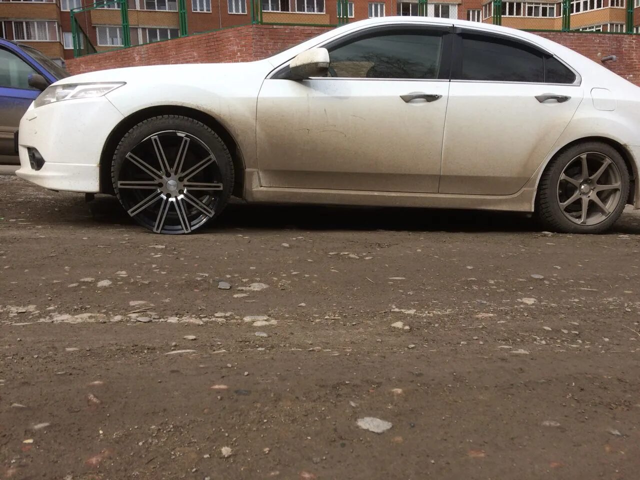 235 диски. Honda Accord 8 r19. Диски Honda Accord r19. 235/45 R19 Accord 8. Хонда Аккорд 8 на 19 дисках.