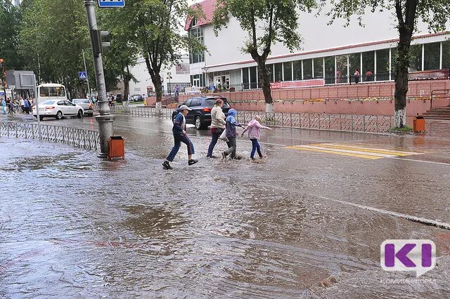 До скольки будет идти дождь сегодня. Дождливая Эжва весной фото.