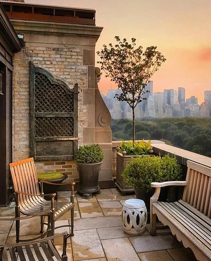 Навесной балкон. Ограждение на плоской крыше. Обустройство лоджии. Пристроенные балконы. Квартира с террасой.