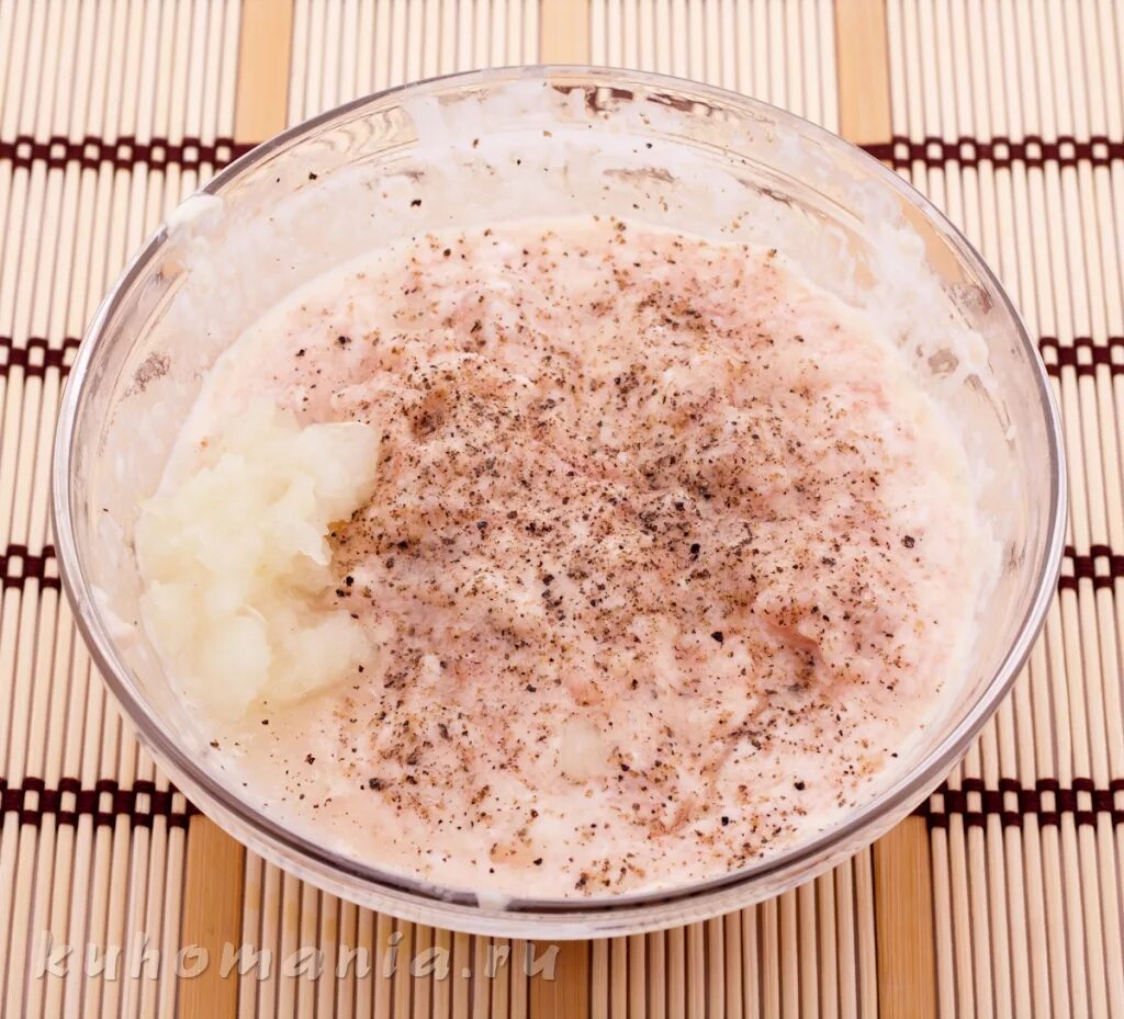 Фарш из куриной грудки замороженный. Можно добавить в фарш майонез. Фарш. Приготовление фарша с яйцом. Фарш сыр яйцо майонез.